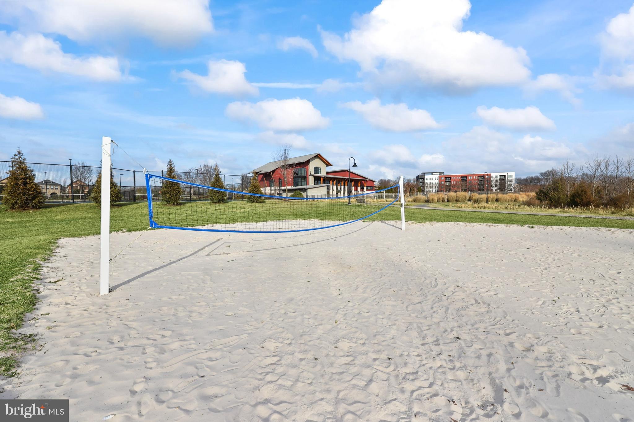 ONE LOUDOUN - Residential