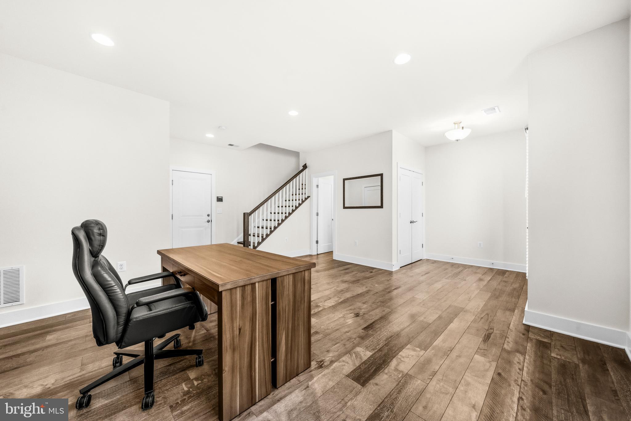 ONE LOUDOUN - Residential