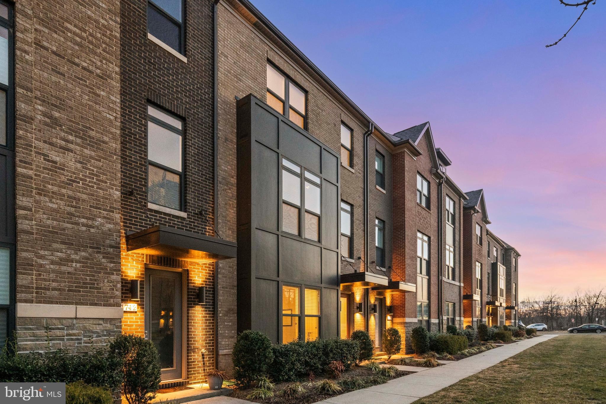 44740 ROOSEVELT SQUARE