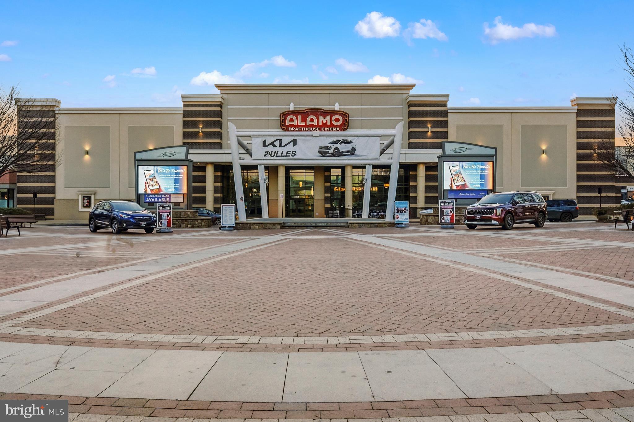 ONE LOUDOUN - Residential