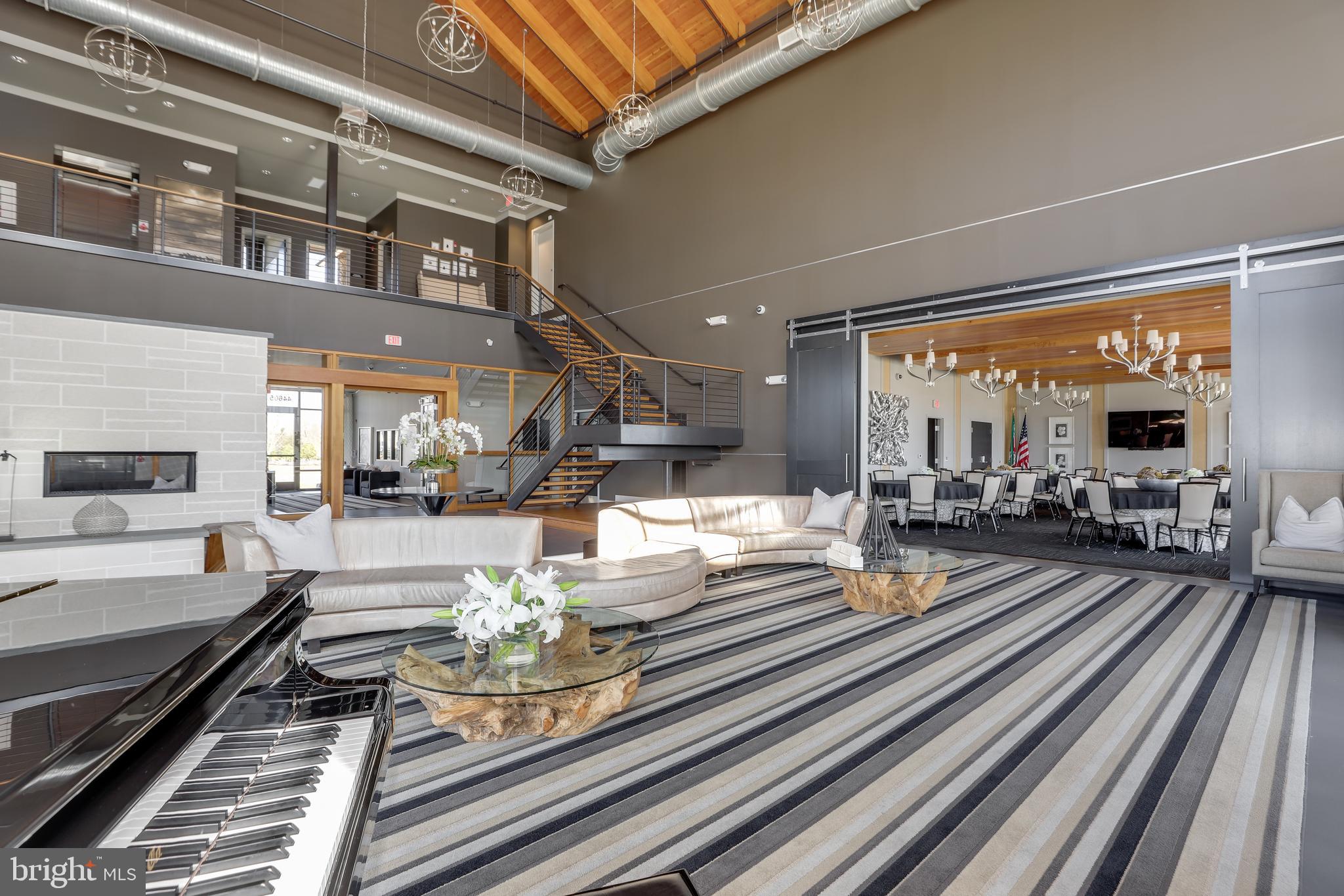 ONE LOUDOUN - Residential