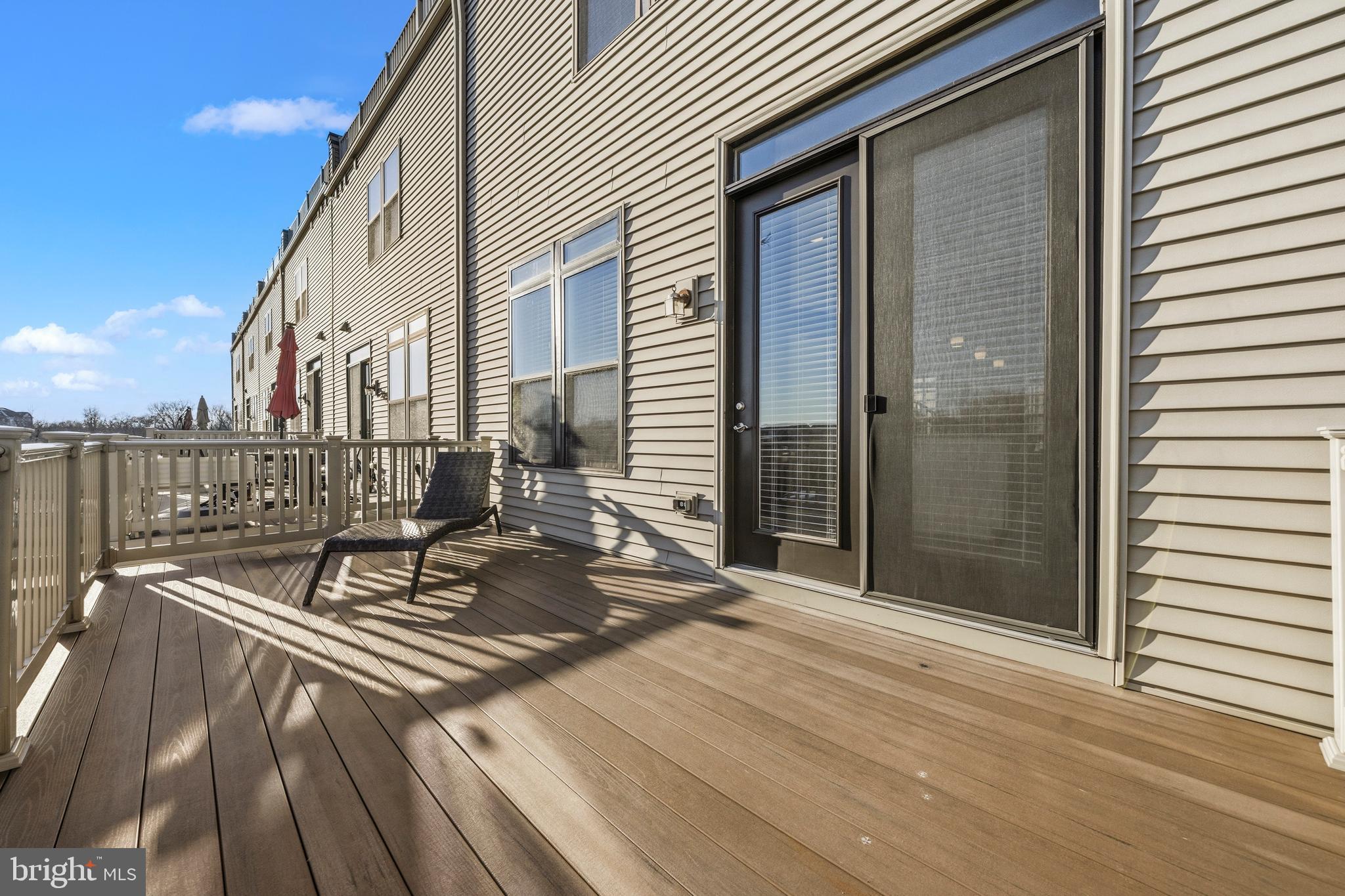 ONE LOUDOUN - Residential