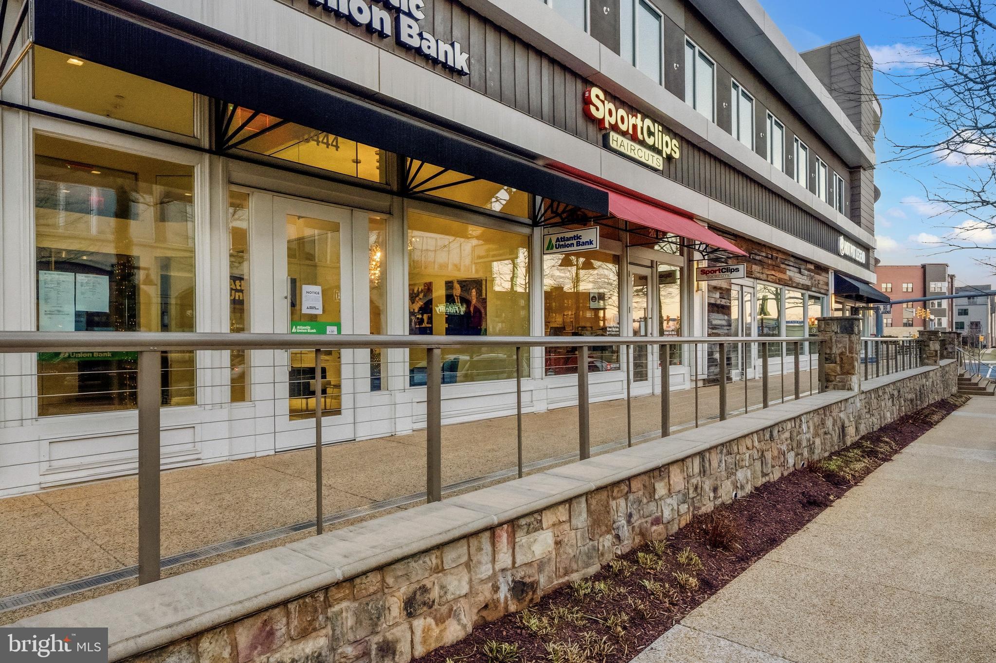 ONE LOUDOUN - Residential