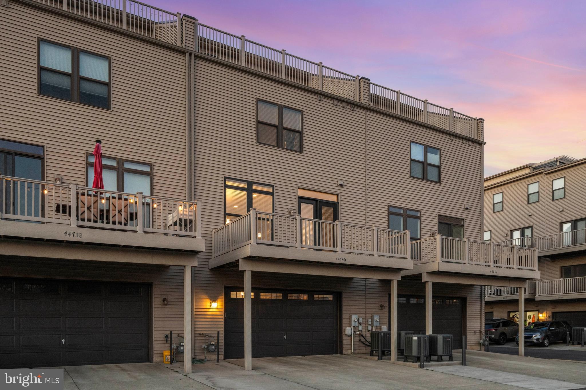 ONE LOUDOUN - Residential