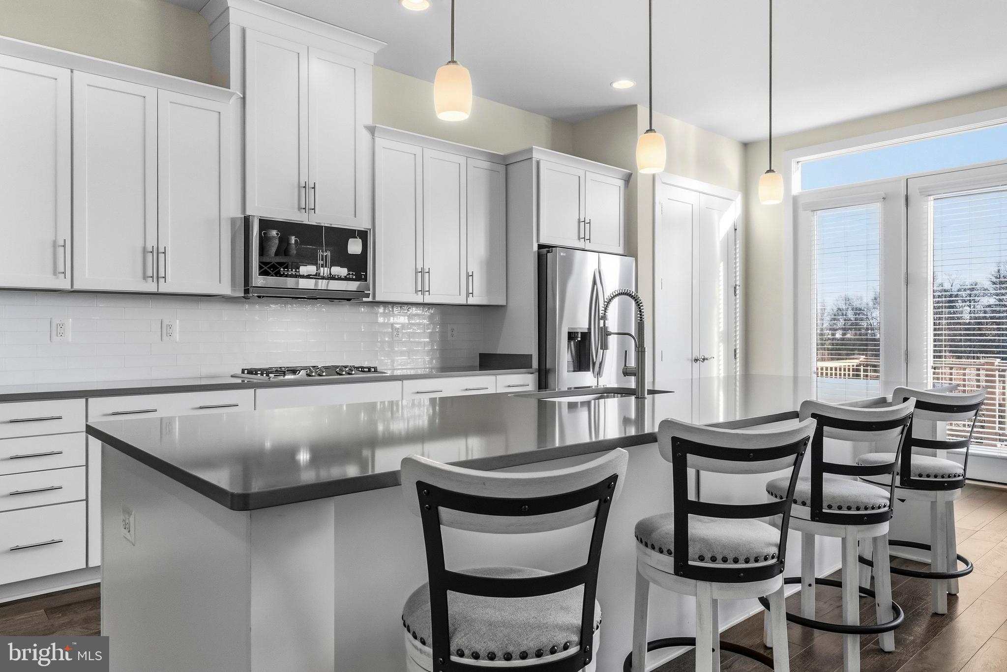 ONE LOUDOUN - Residential