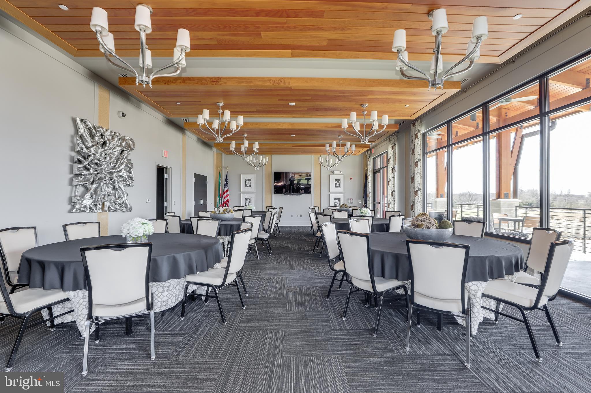 ONE LOUDOUN - Residential