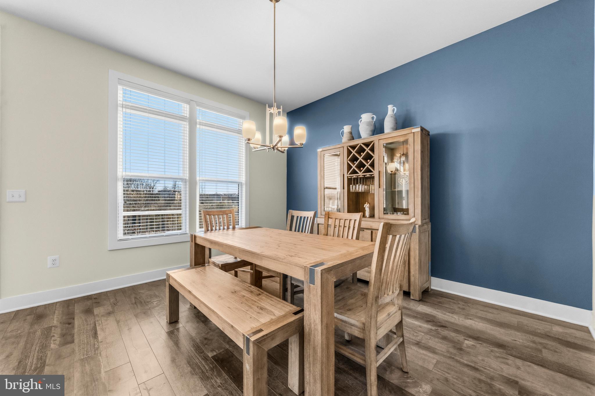 ONE LOUDOUN - Residential