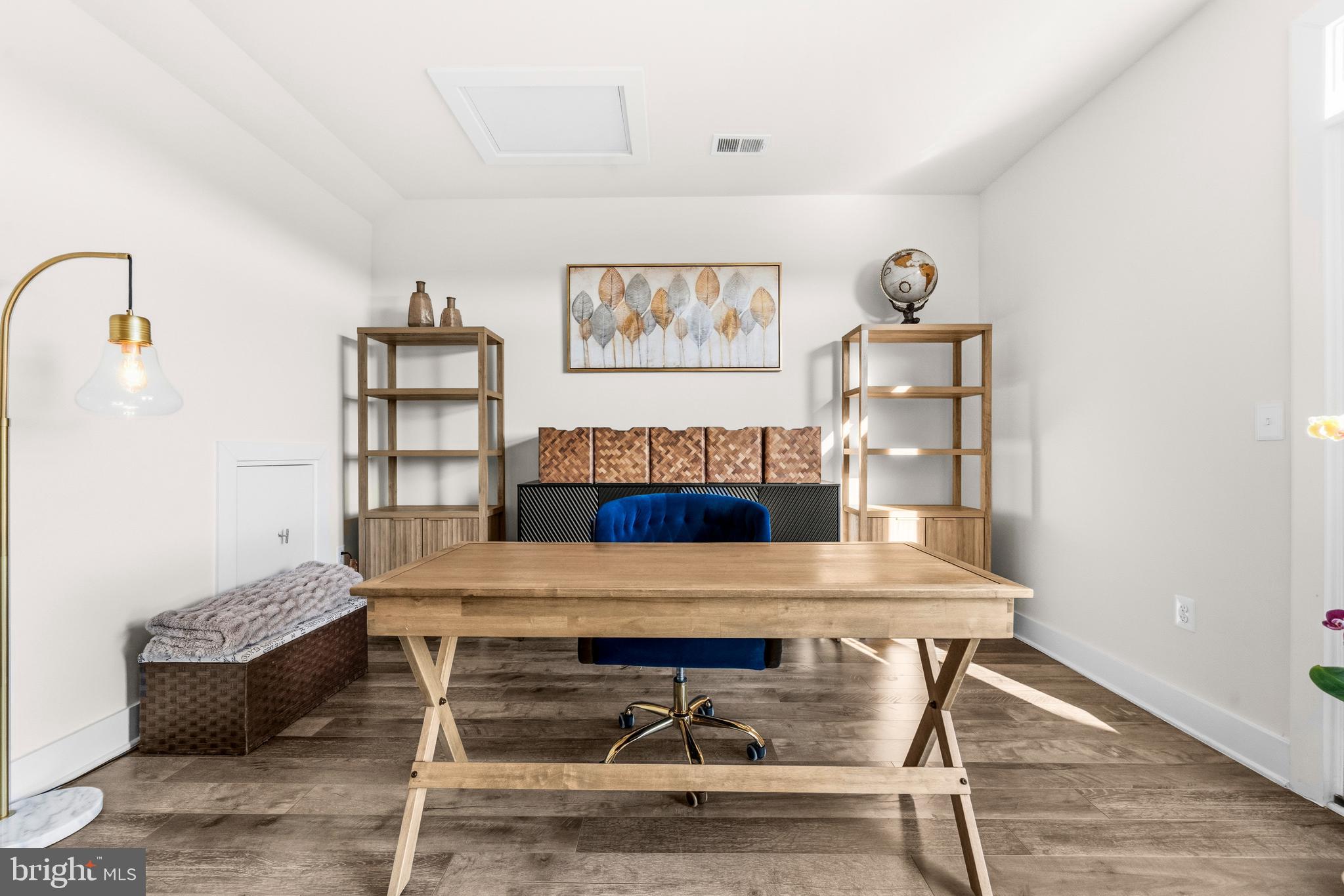 ONE LOUDOUN - Residential