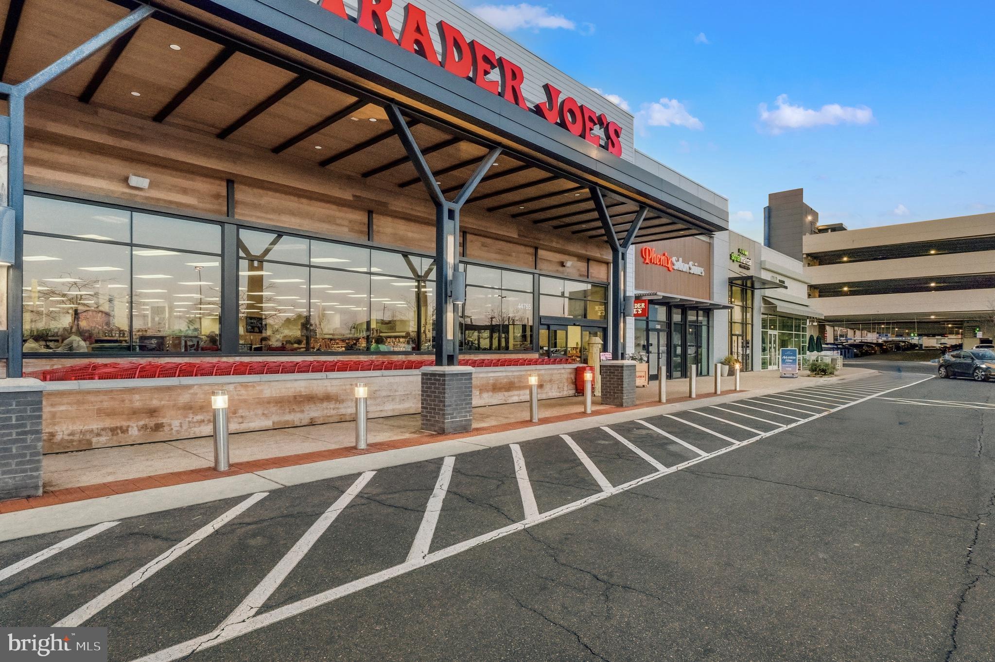 ONE LOUDOUN - Residential