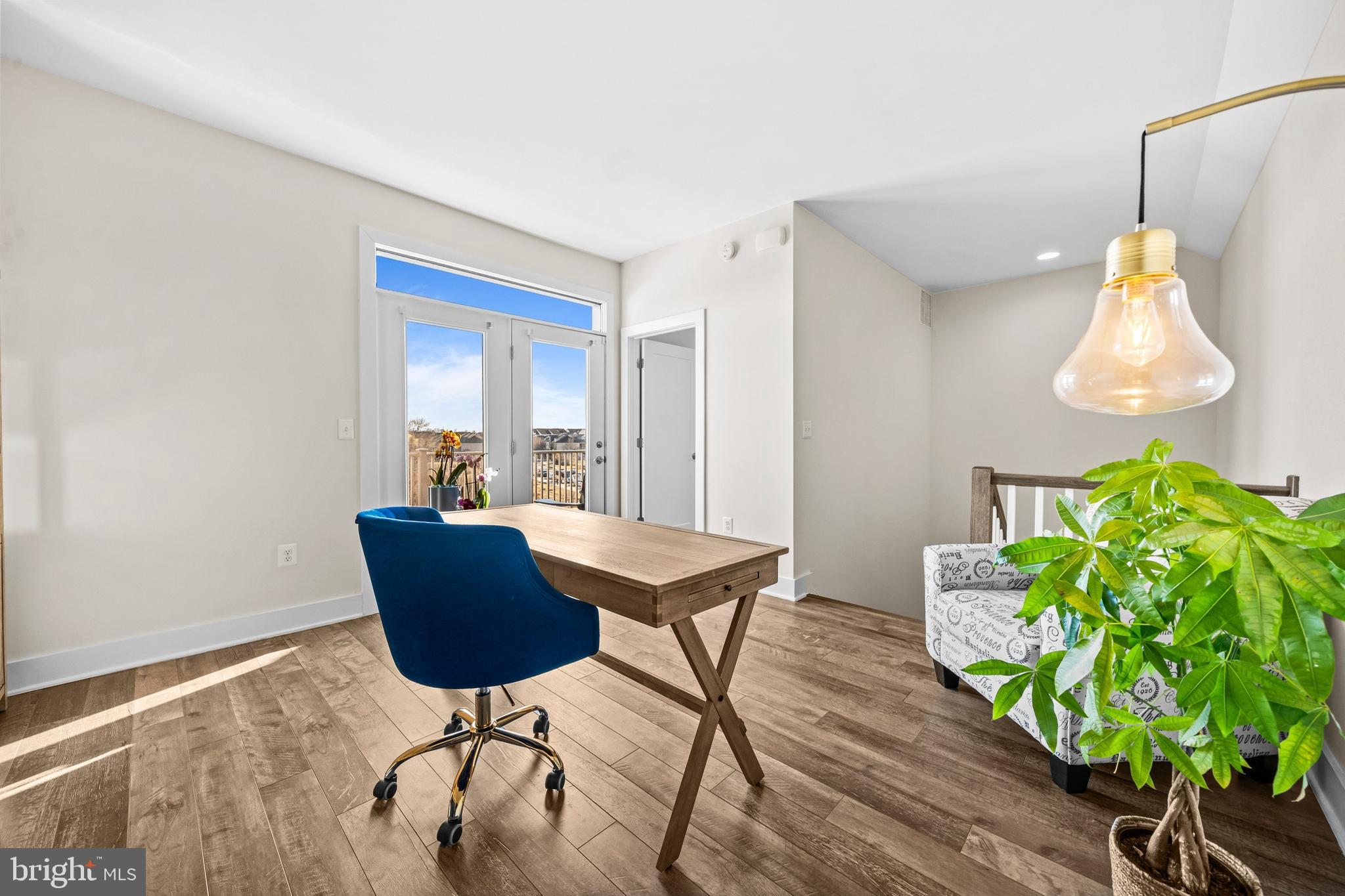 ONE LOUDOUN - Residential