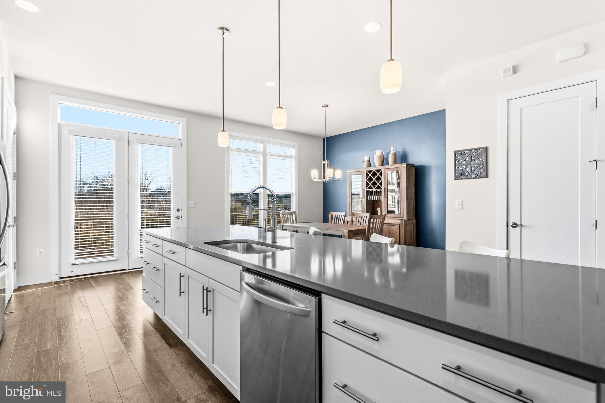 ONE LOUDOUN - Residential