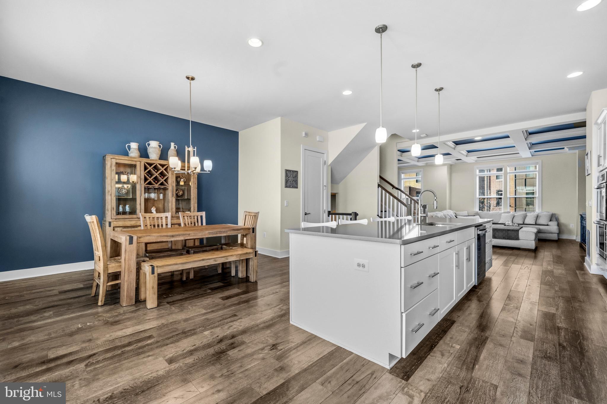 ONE LOUDOUN - Residential