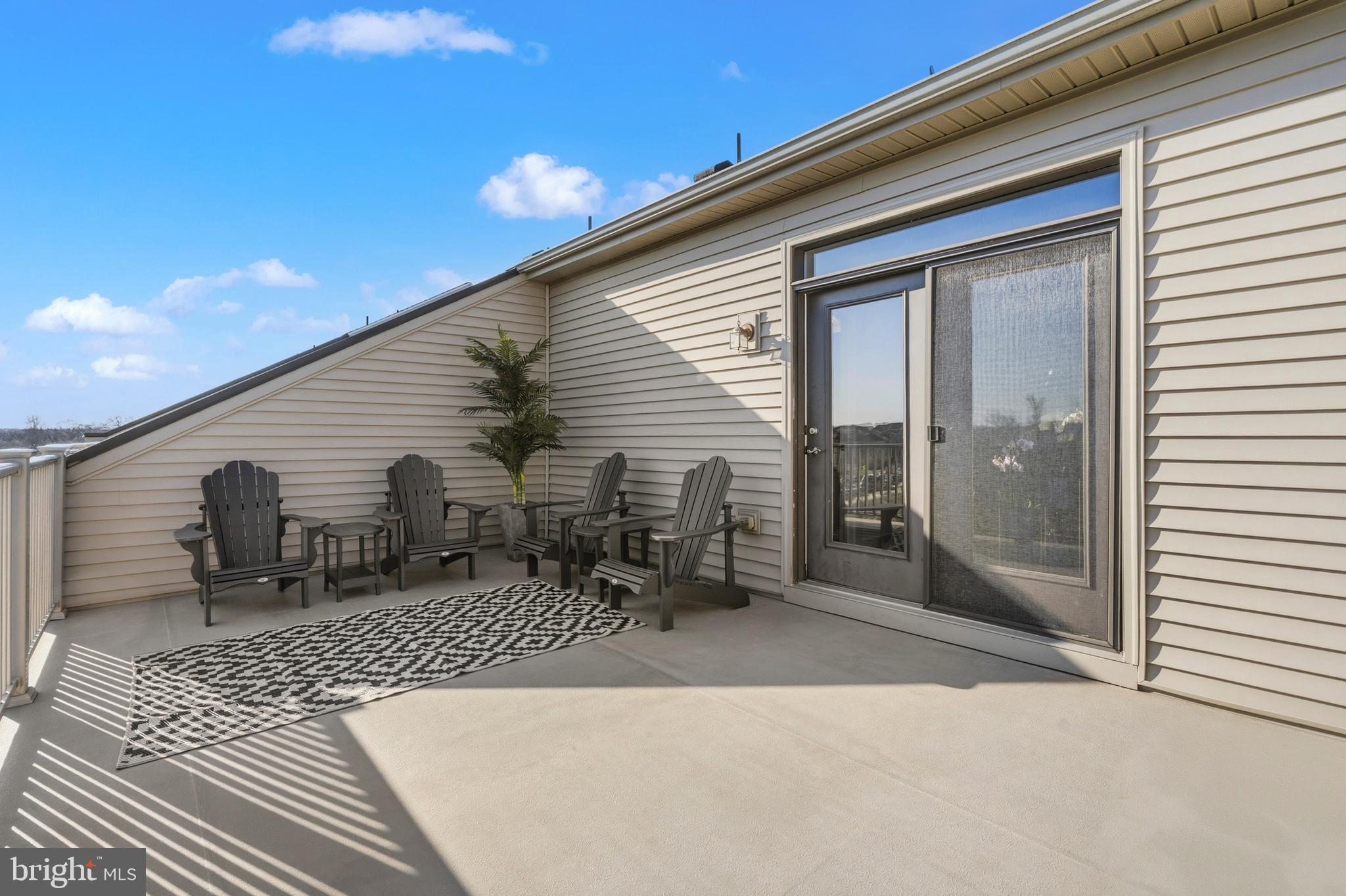 ONE LOUDOUN - Residential