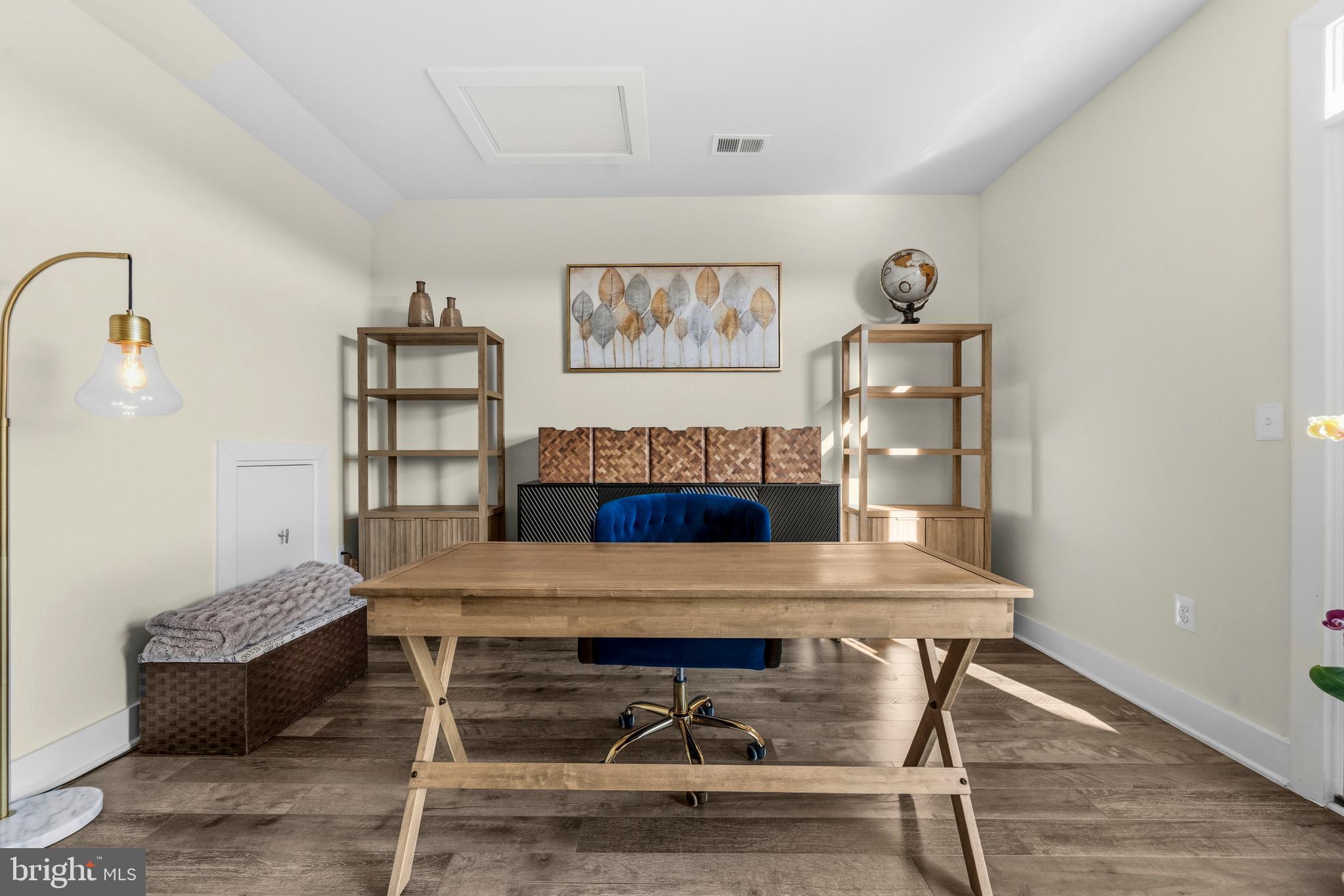 ONE LOUDOUN - Residential