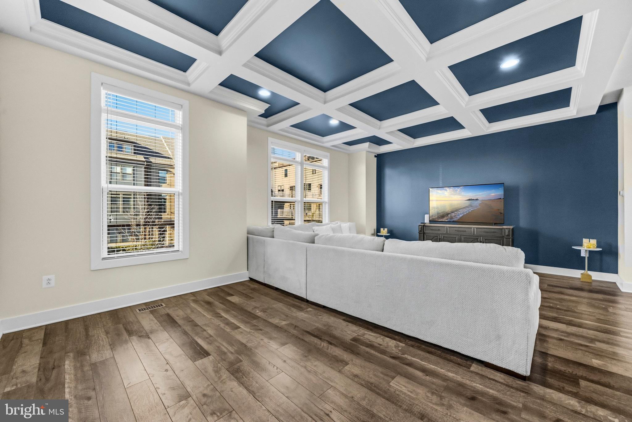 ONE LOUDOUN - Residential