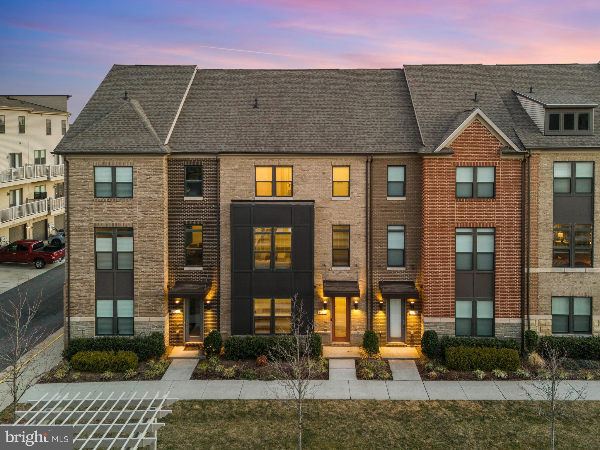 ONE LOUDOUN - Residential