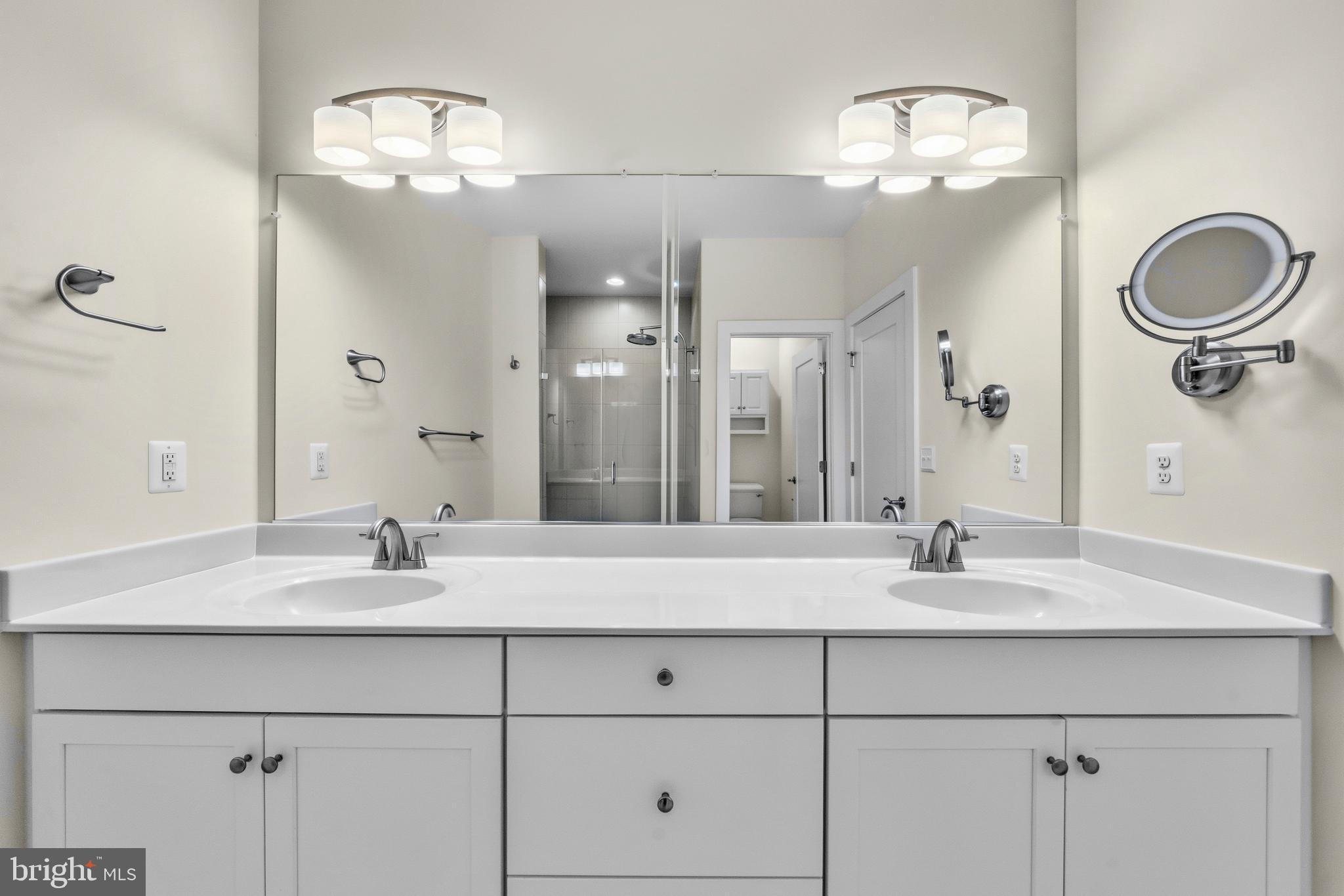 ONE LOUDOUN - Residential