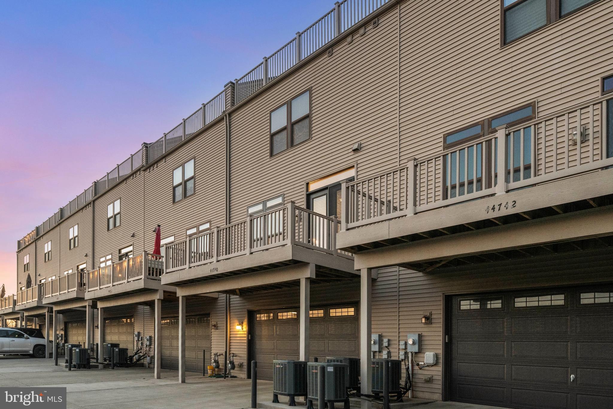 ONE LOUDOUN - Residential