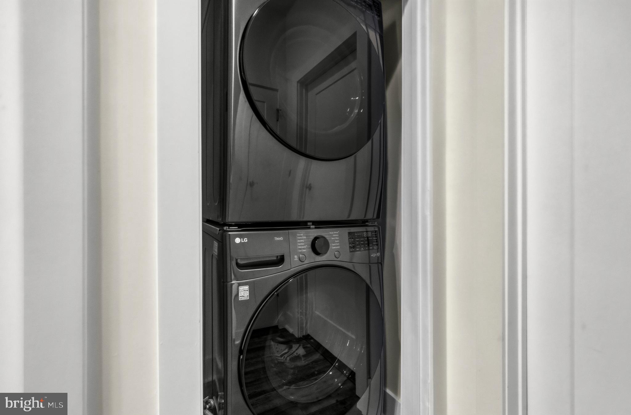 ONE LOUDOUN - Residential