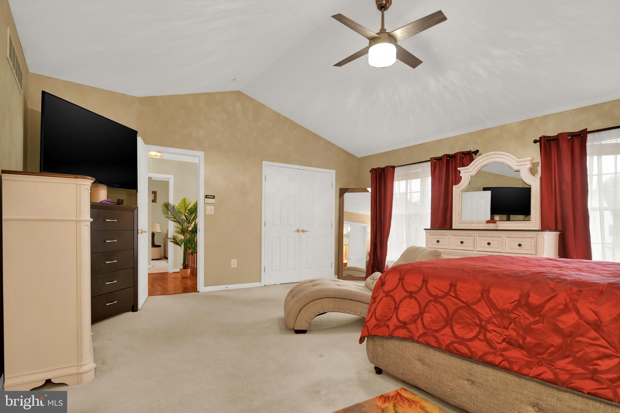 SEVEN TRAILS - Residential