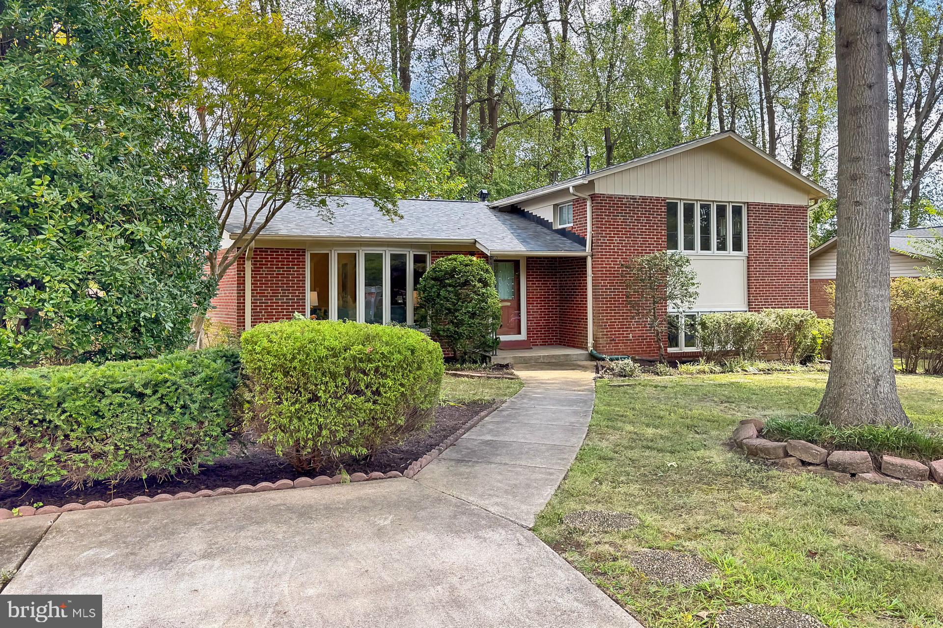 3411 SLADE COURT