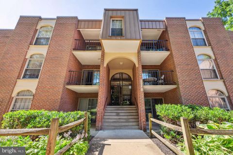 3322 WOODBURN VILLAGE DRIVE 13 ANNANDALE VA 22003