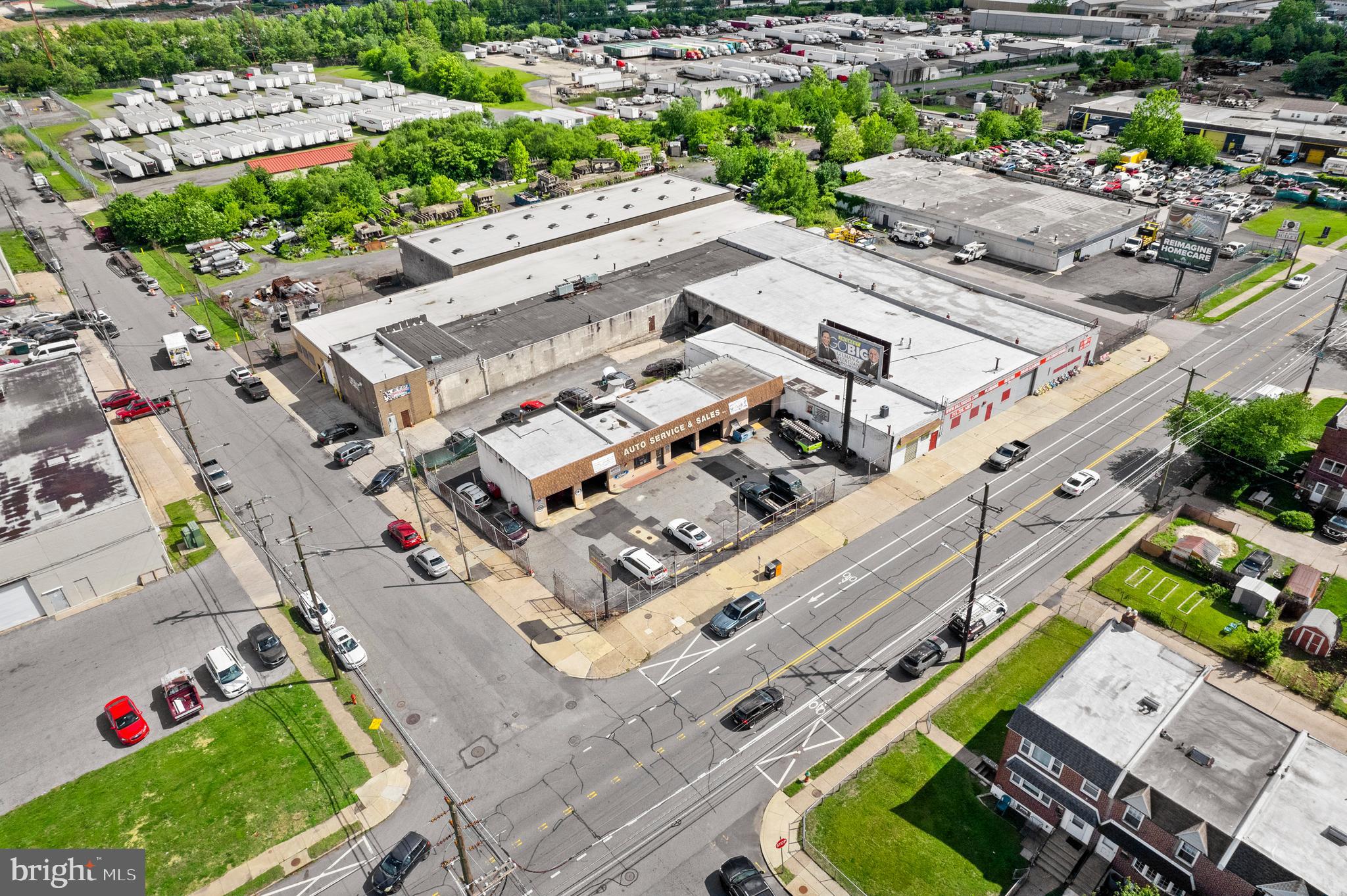 HOLMESBURG - Commercial Sale