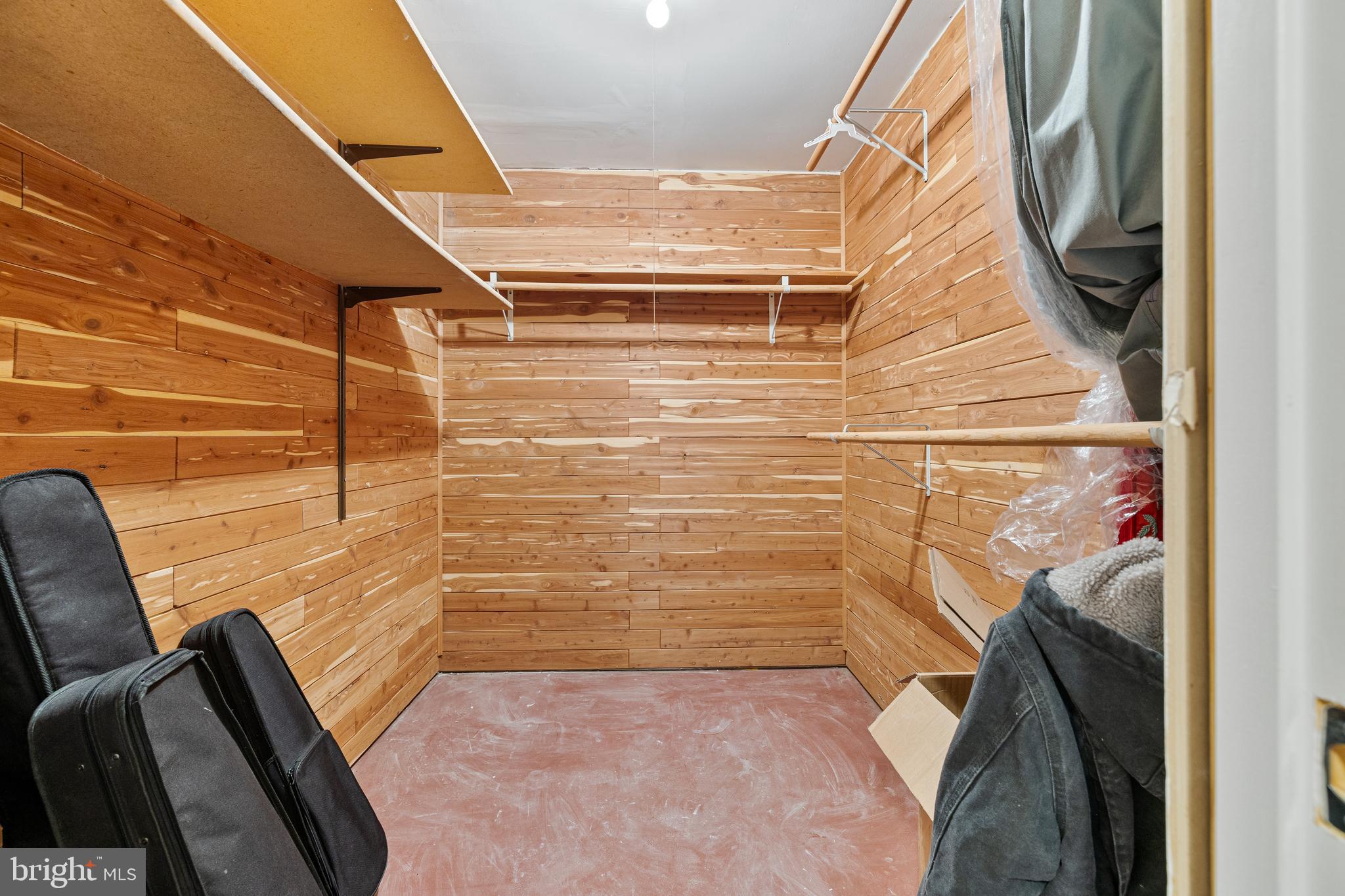 HASTINGS HUNT - Residential