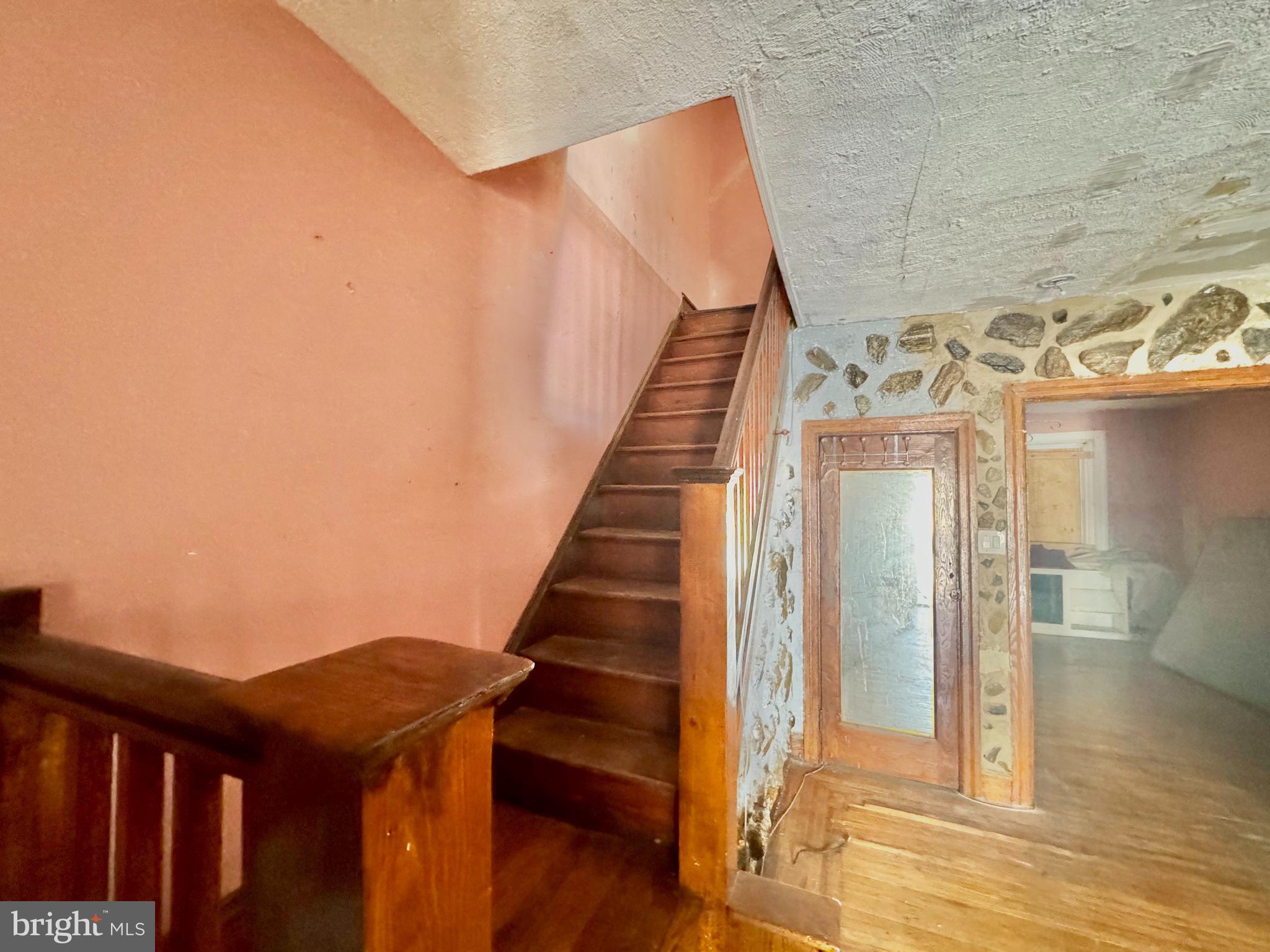 512 S YEWDALL STREET