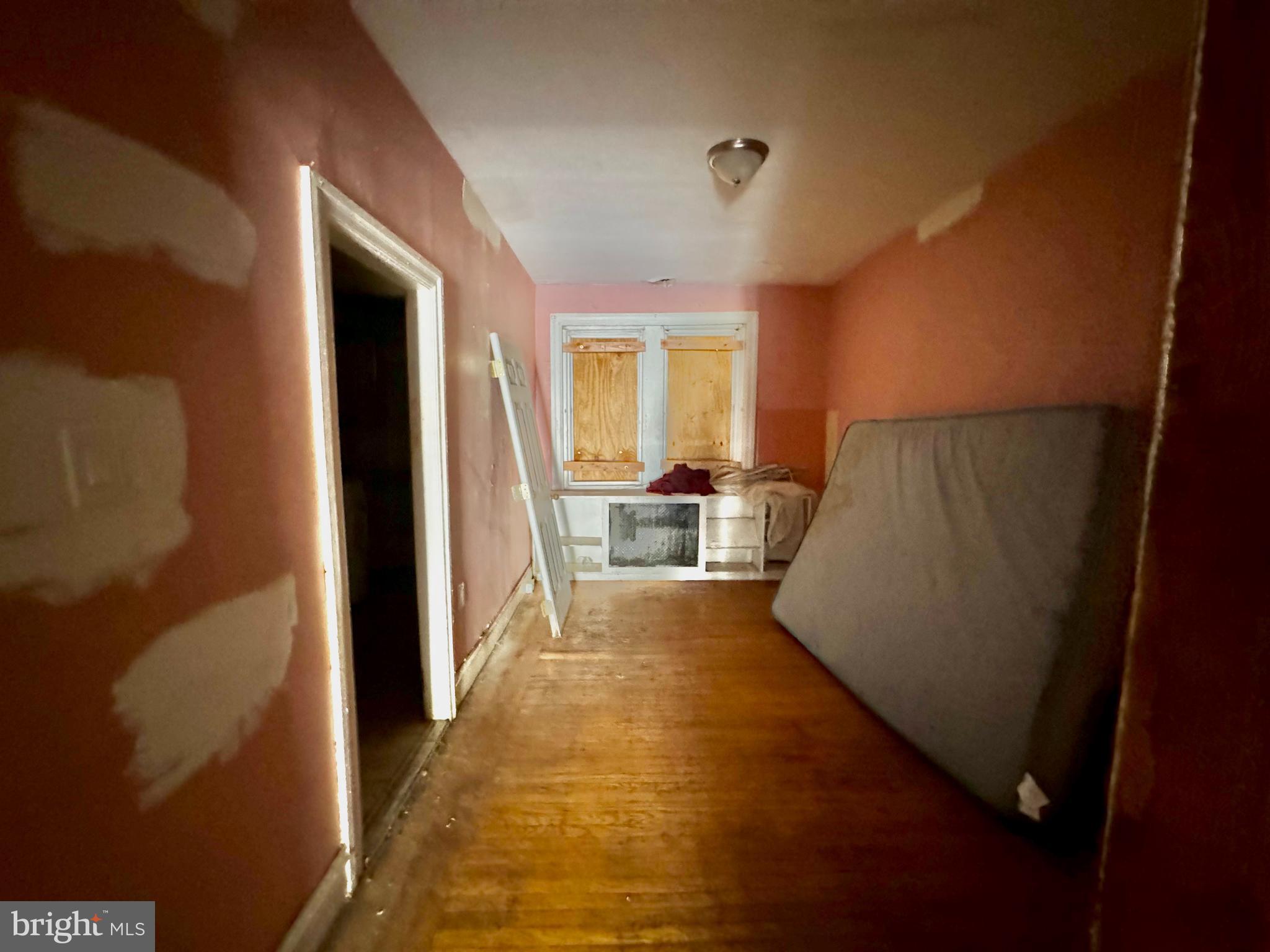 512 S YEWDALL STREET