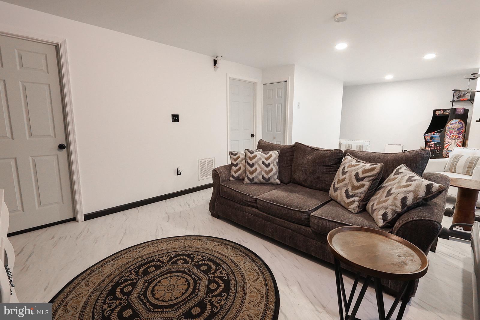 MEADOW LAKE - Residential