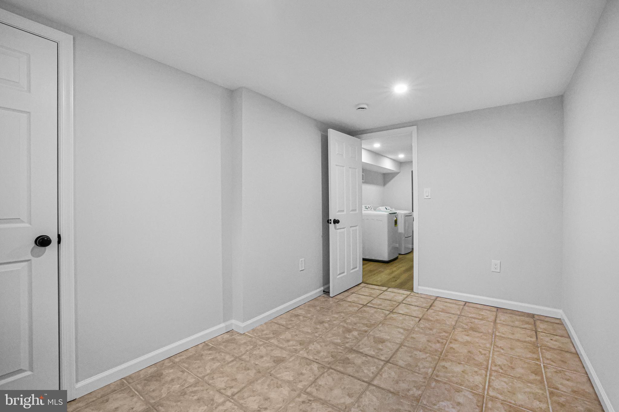 VEIRS MILL VILLAGE - Residential