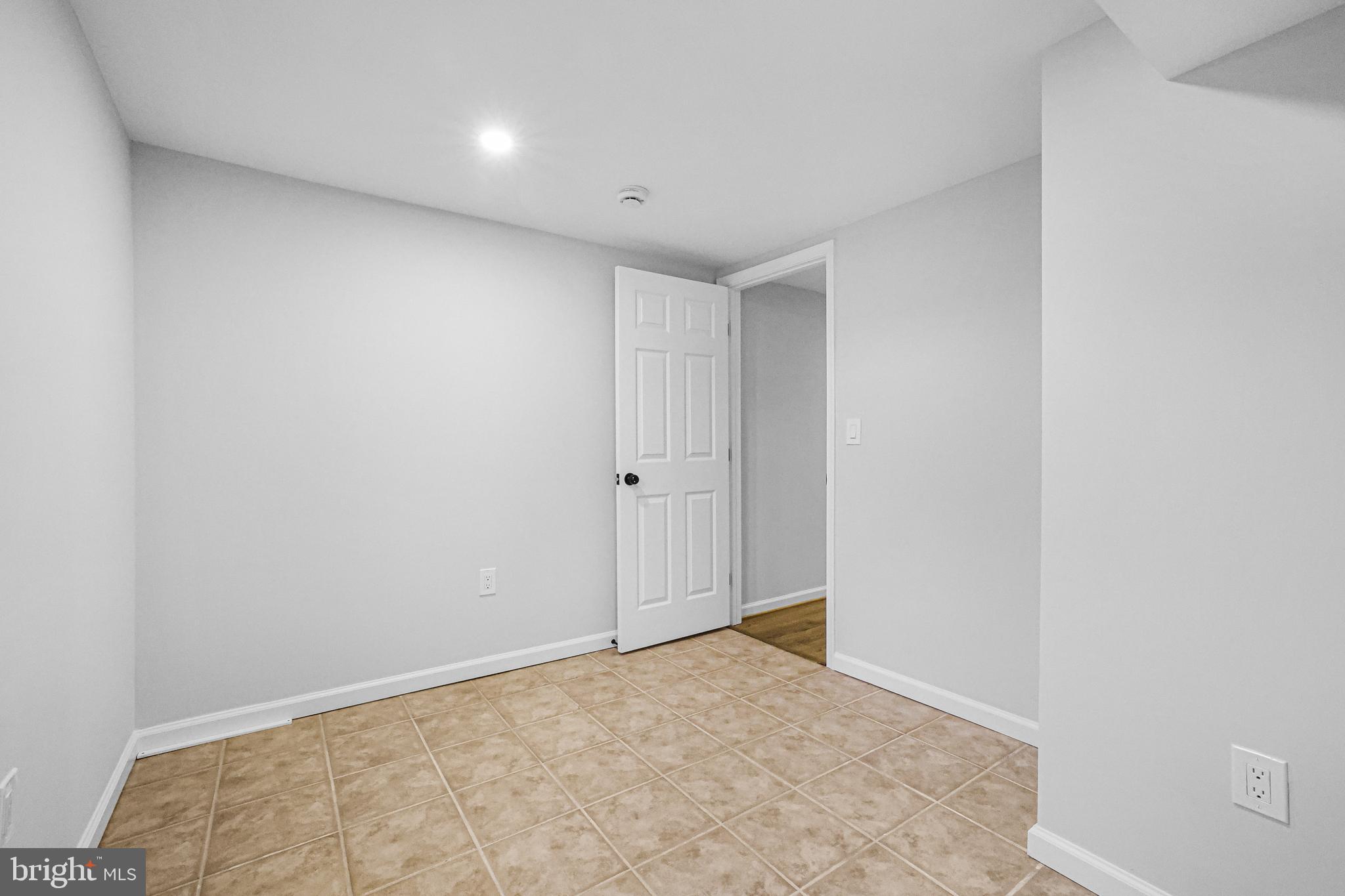 VEIRS MILL VILLAGE - Residential
