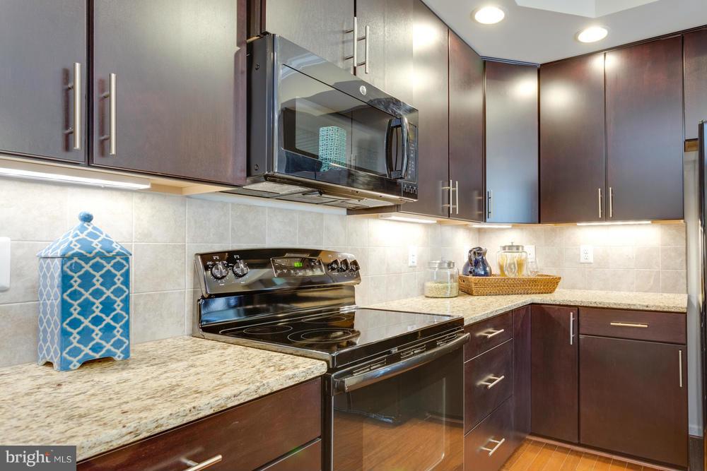 ORCHARD SQUARE - Residential