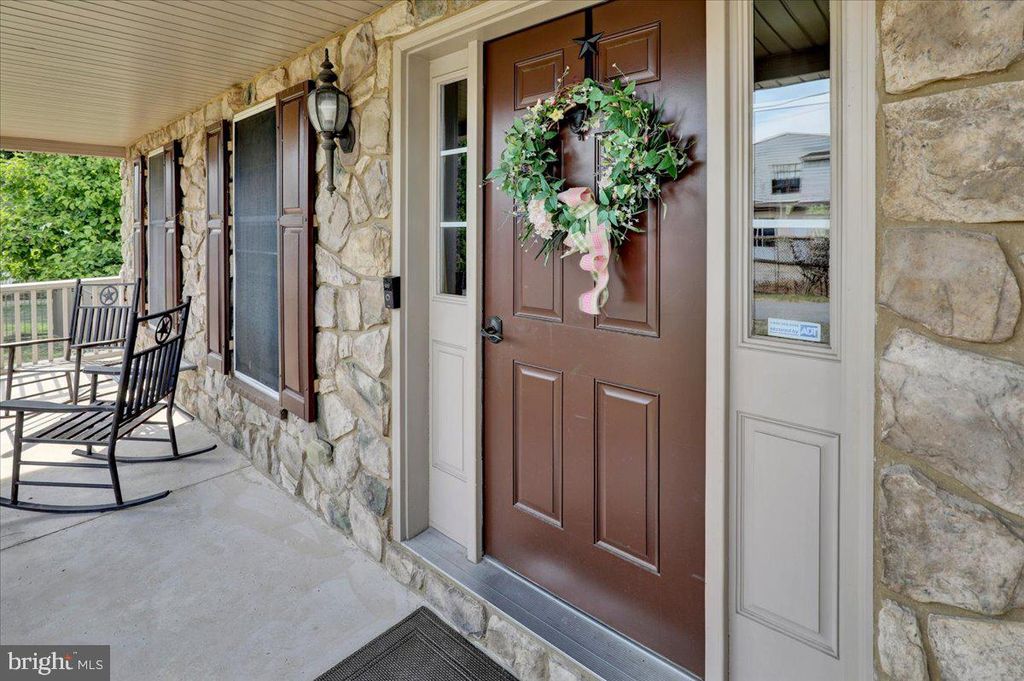 Photo of 321 E Appletree Alley, MOUNT JOY, PA 17552 (MLS # PALA2054996)