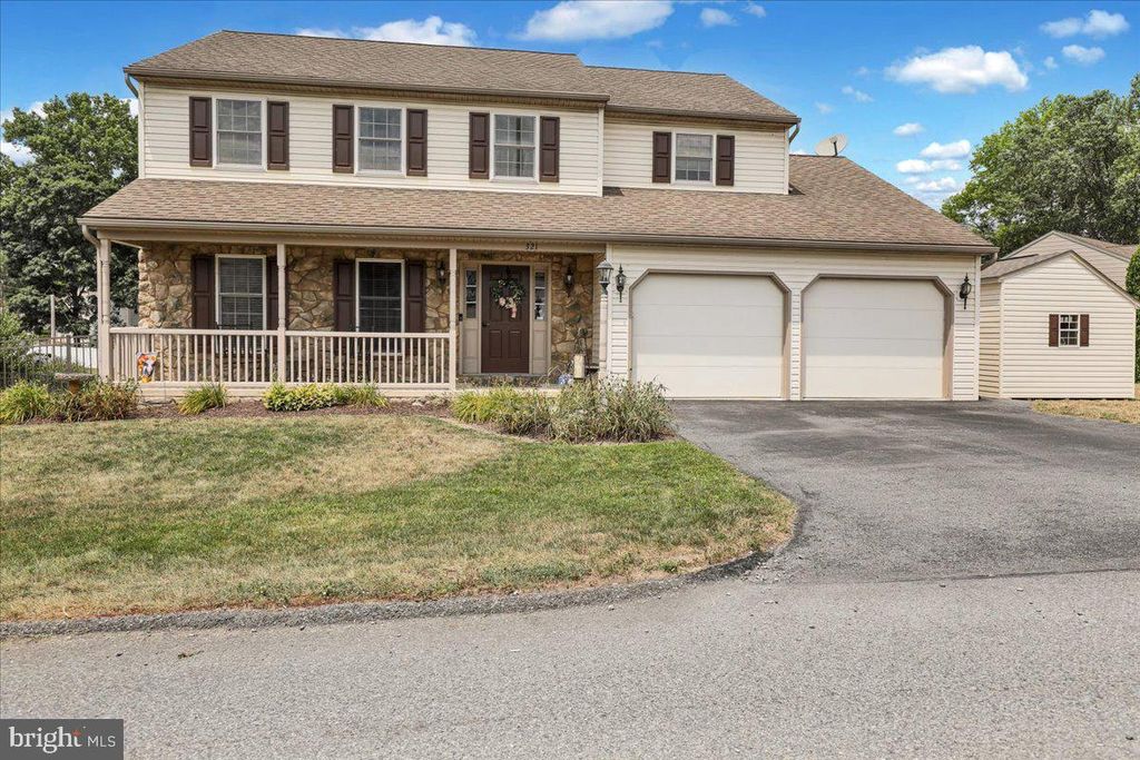 Photo of 321 E Appletree Alley, MOUNT JOY, PA 17552 (MLS # PALA2054996)