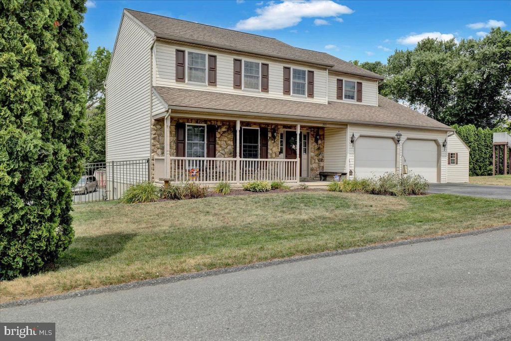 Photo of 321 E Appletree Alley, MOUNT JOY, PA 17552 (MLS # PALA2054996)
