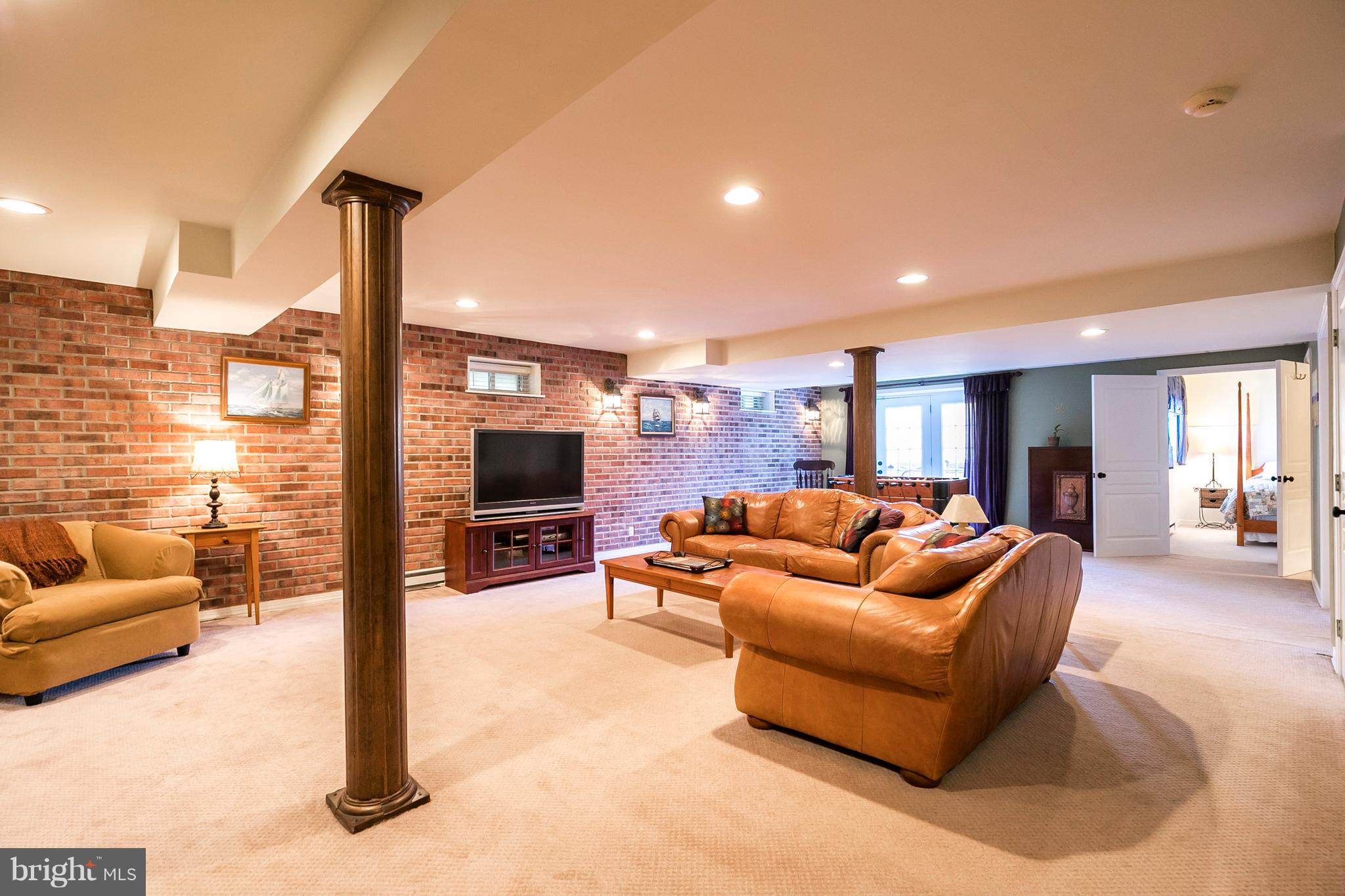 MARSHALL CREEK FAR - Residential