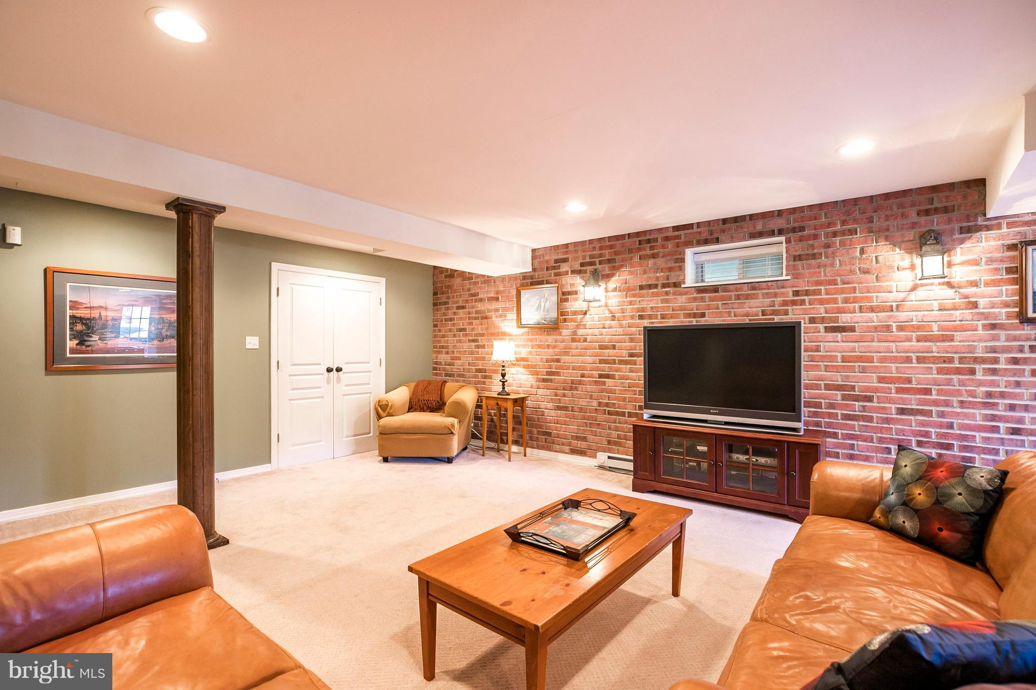 MARSHALL CREEK FAR - Residential