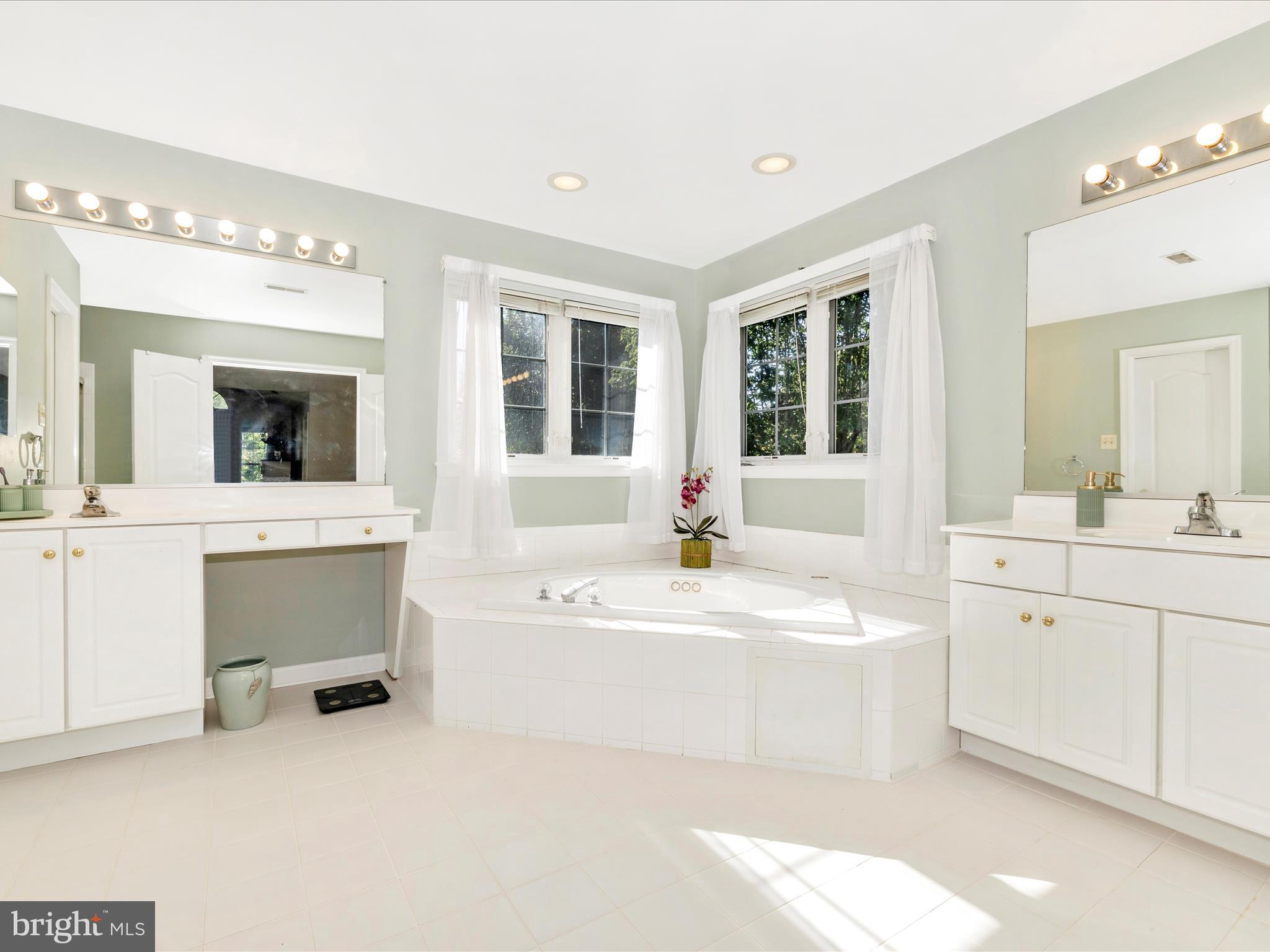 SAMHILL ESTATES - Residential