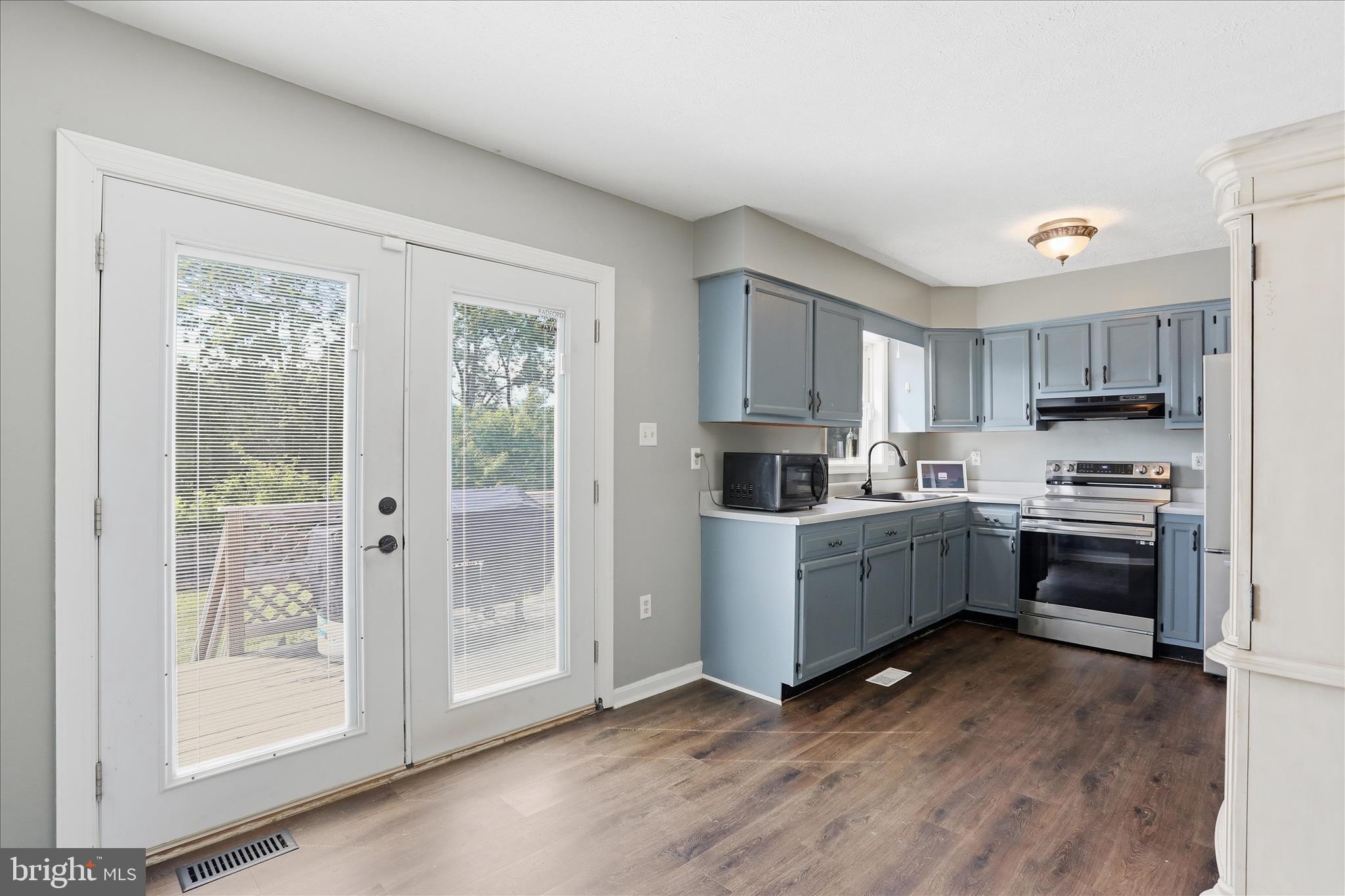 THE MEADOWS AT STRASBURG - Residential