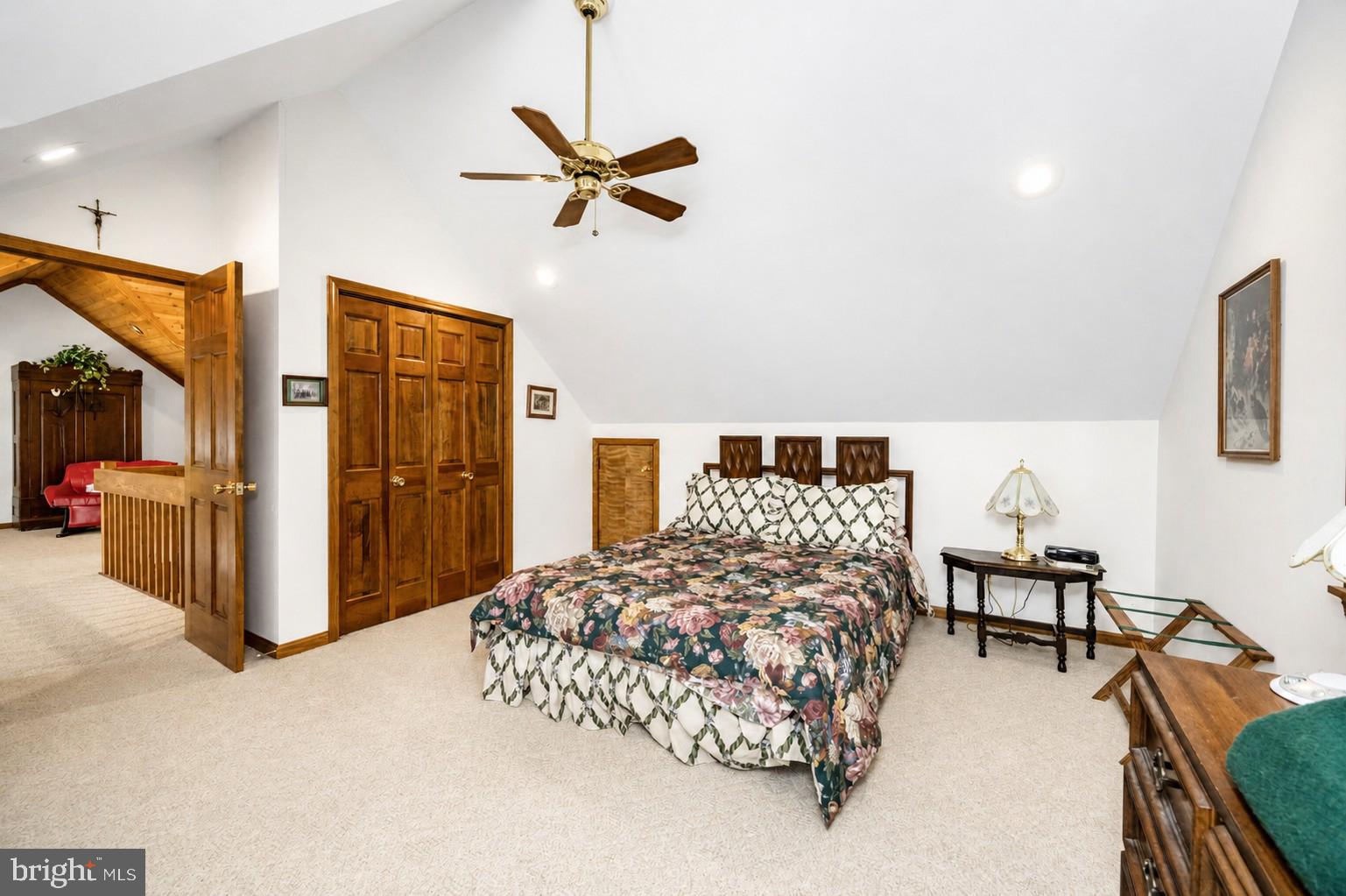 THOUSAND ACRES - Residential