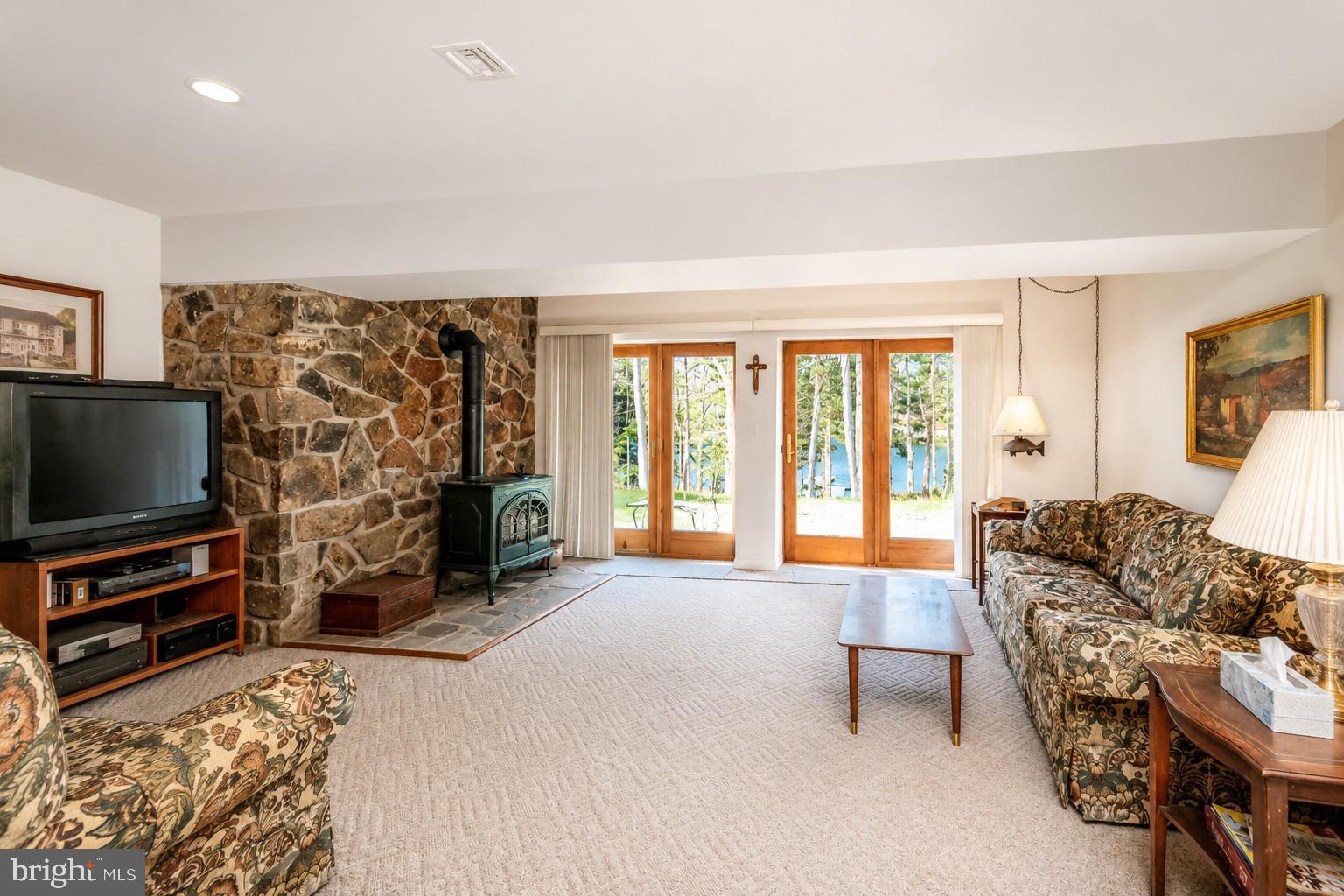 THOUSAND ACRES - Residential