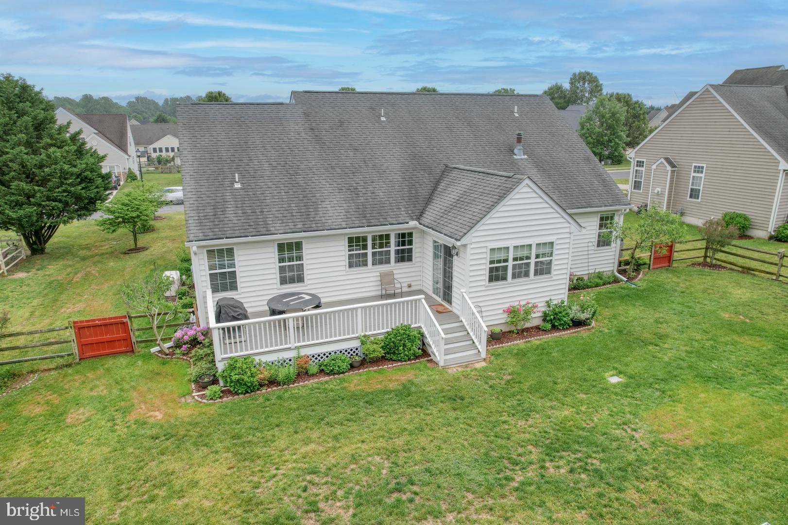 202 S LANDING DRIVE
