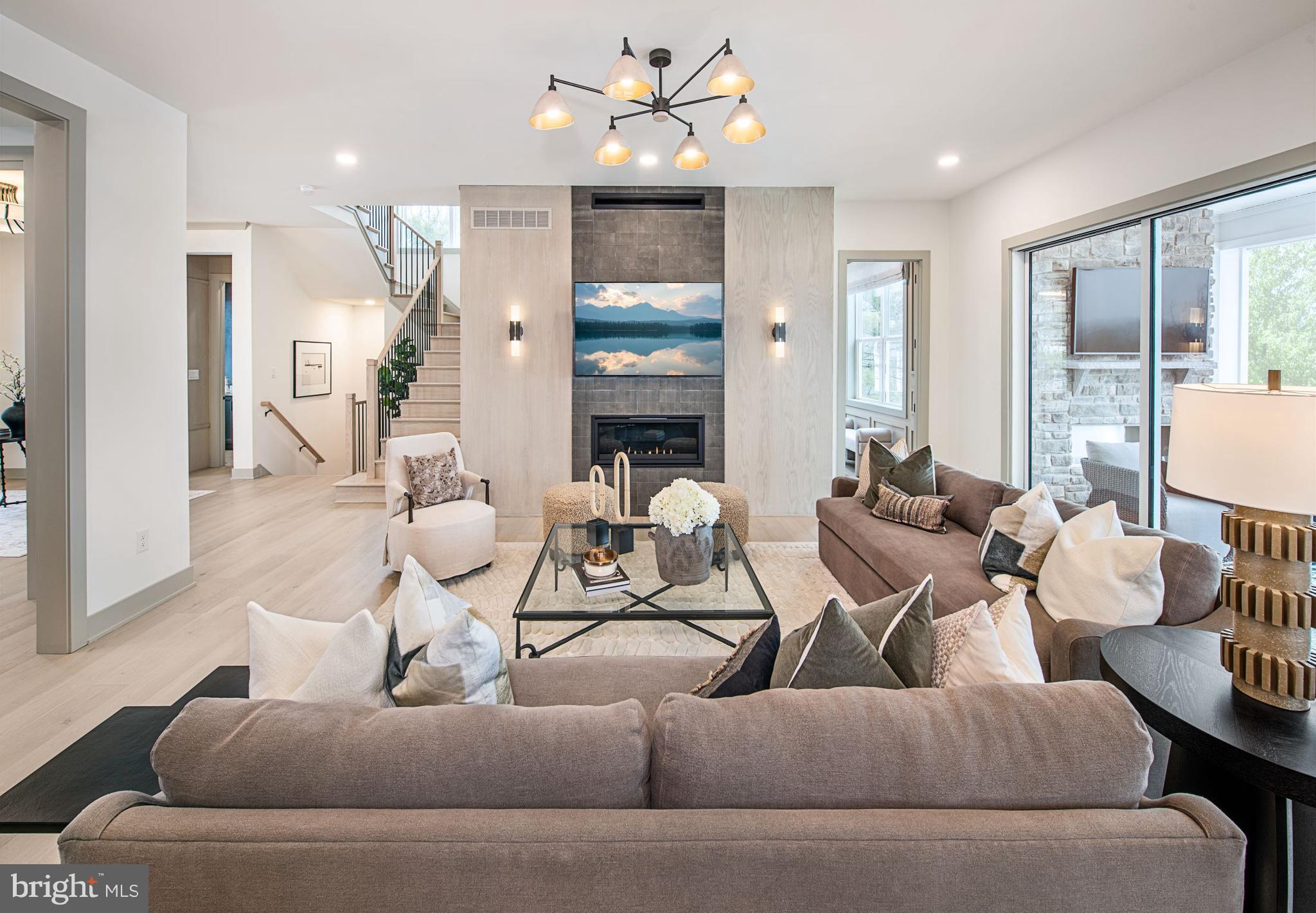 BRETON HILL - Residential