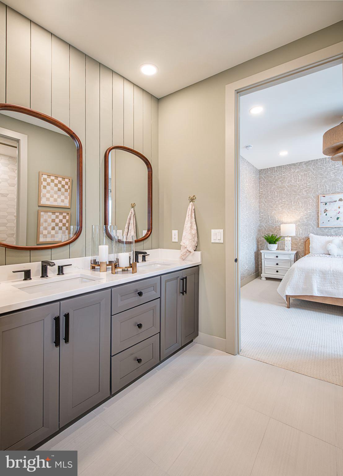 BRETON HILL - Residential