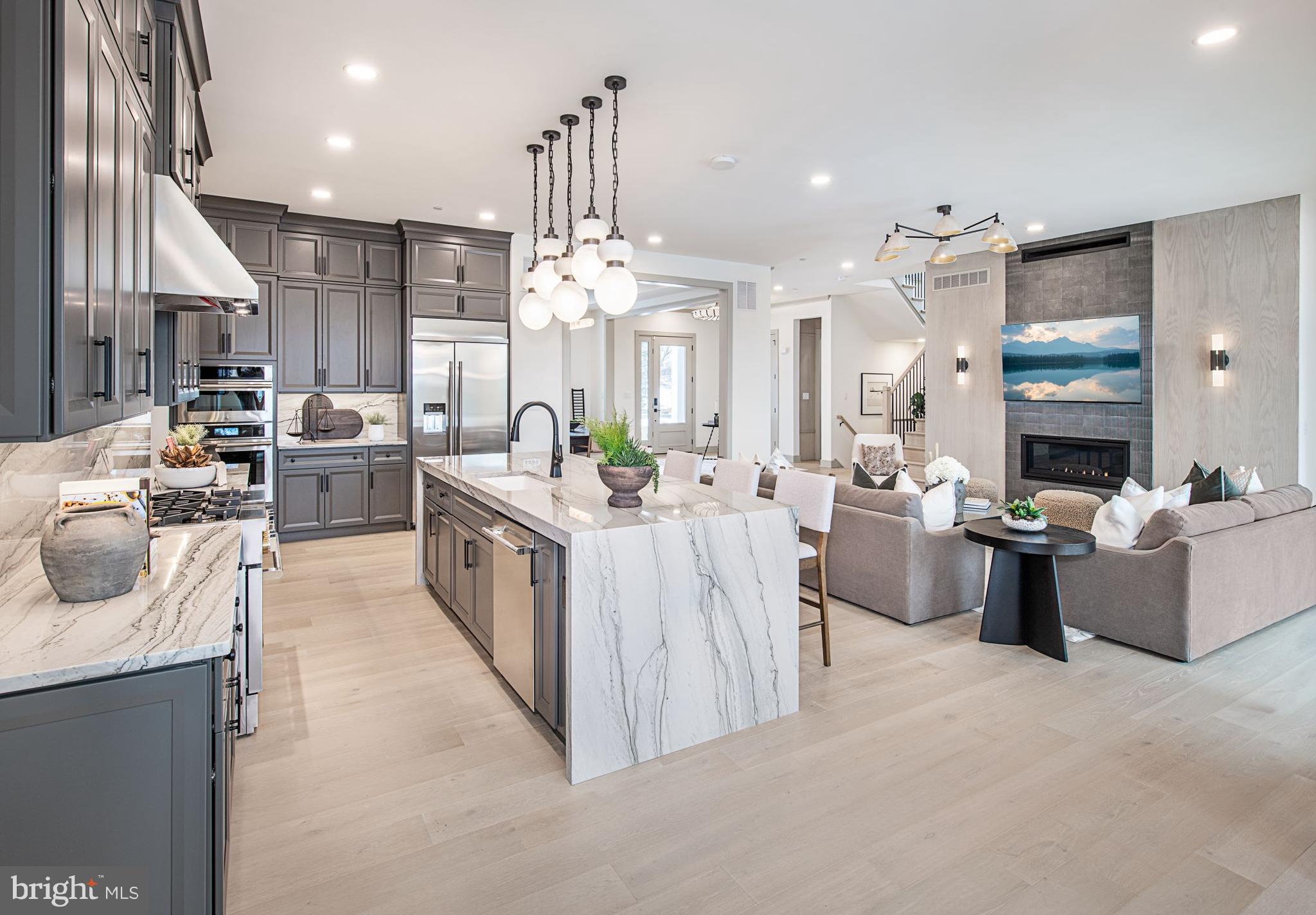 BRETON HILL - Residential