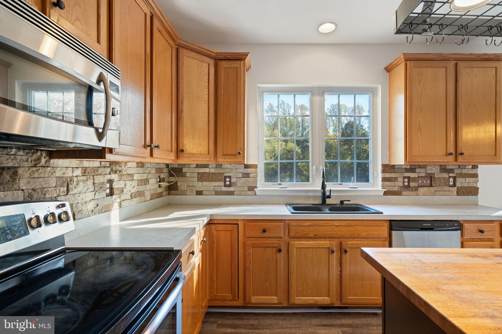 FOX CHASE - Residential