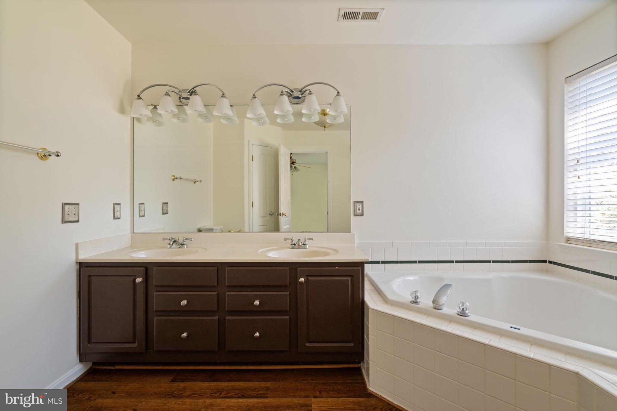 FOX CHASE - Residential