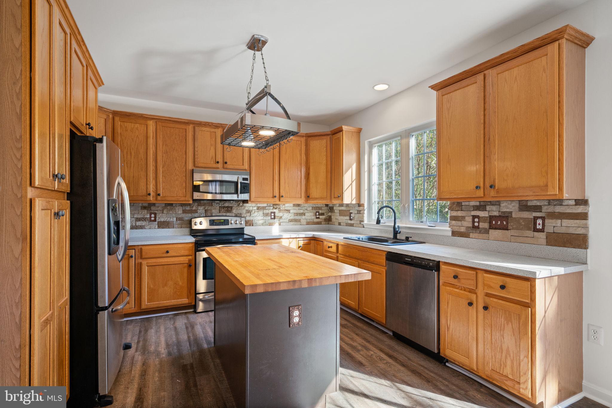 FOX CHASE - Residential